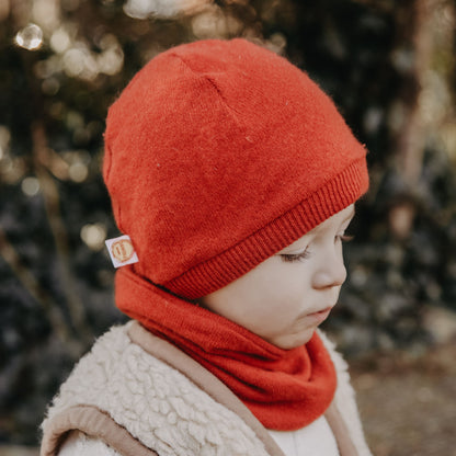 Mütze Beanie für Kleinkinder KU 52-55 aus Upcycling Merinowolle in Pastellgrün und Creme gemustert