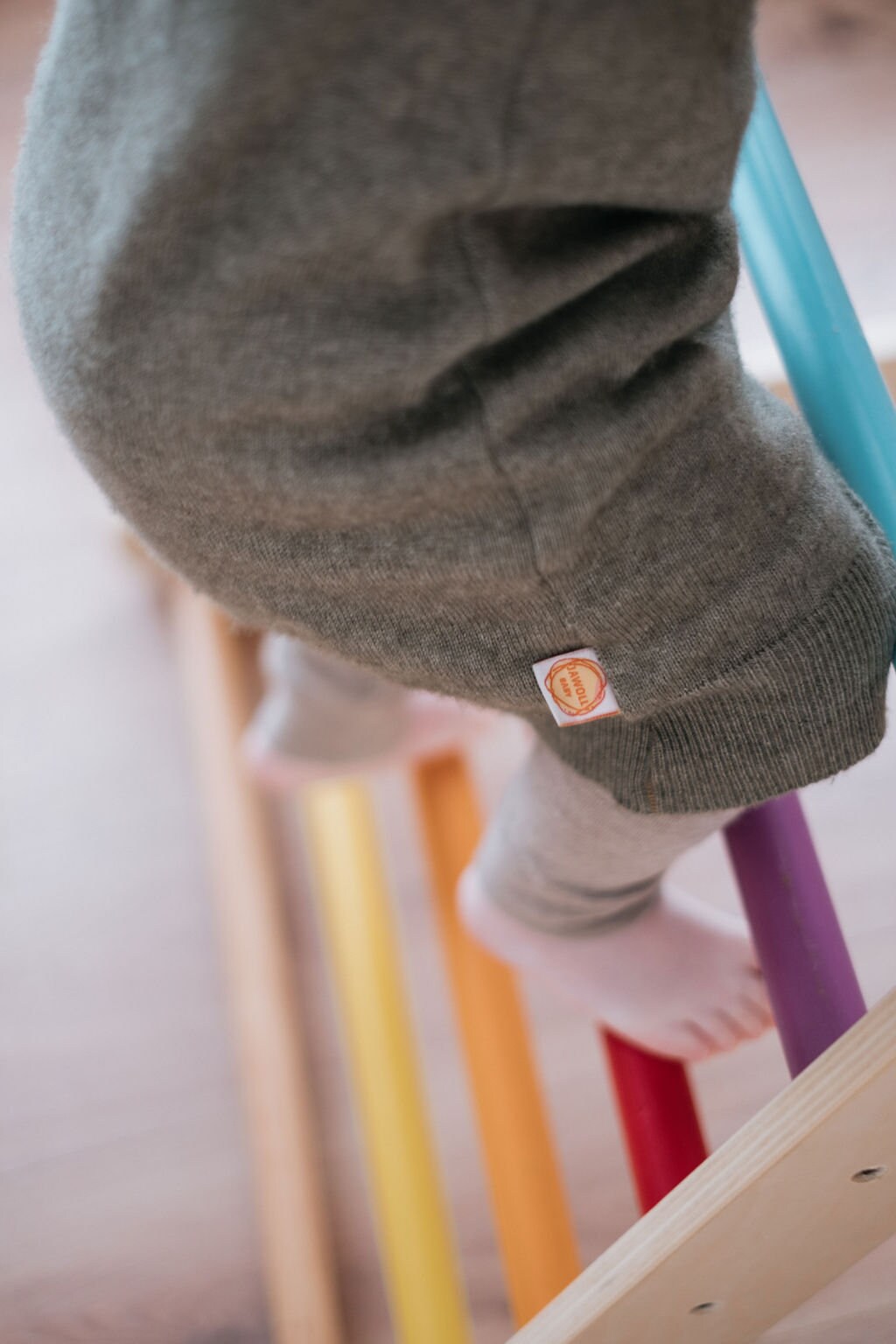 Langarmkleid Unisex für Babys und Kleinkinder aus Upcycling Wolle oder Kaschmir in der Farbe deiner Wahl