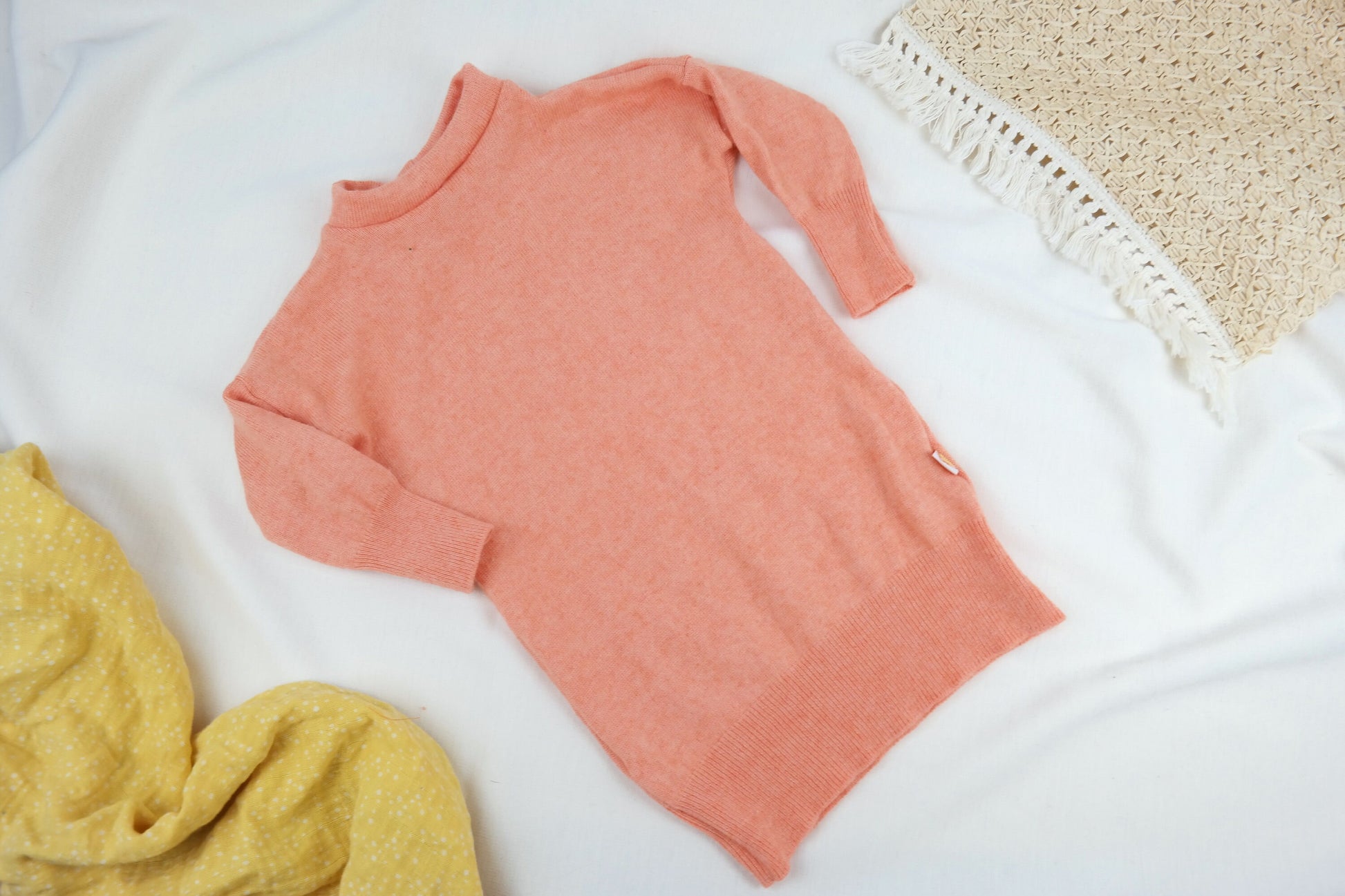Langarmkleid Unisex für Babys und Kleinkinder aus Upcycling Wolle oder Kaschmir in der Farbe deiner Wahl