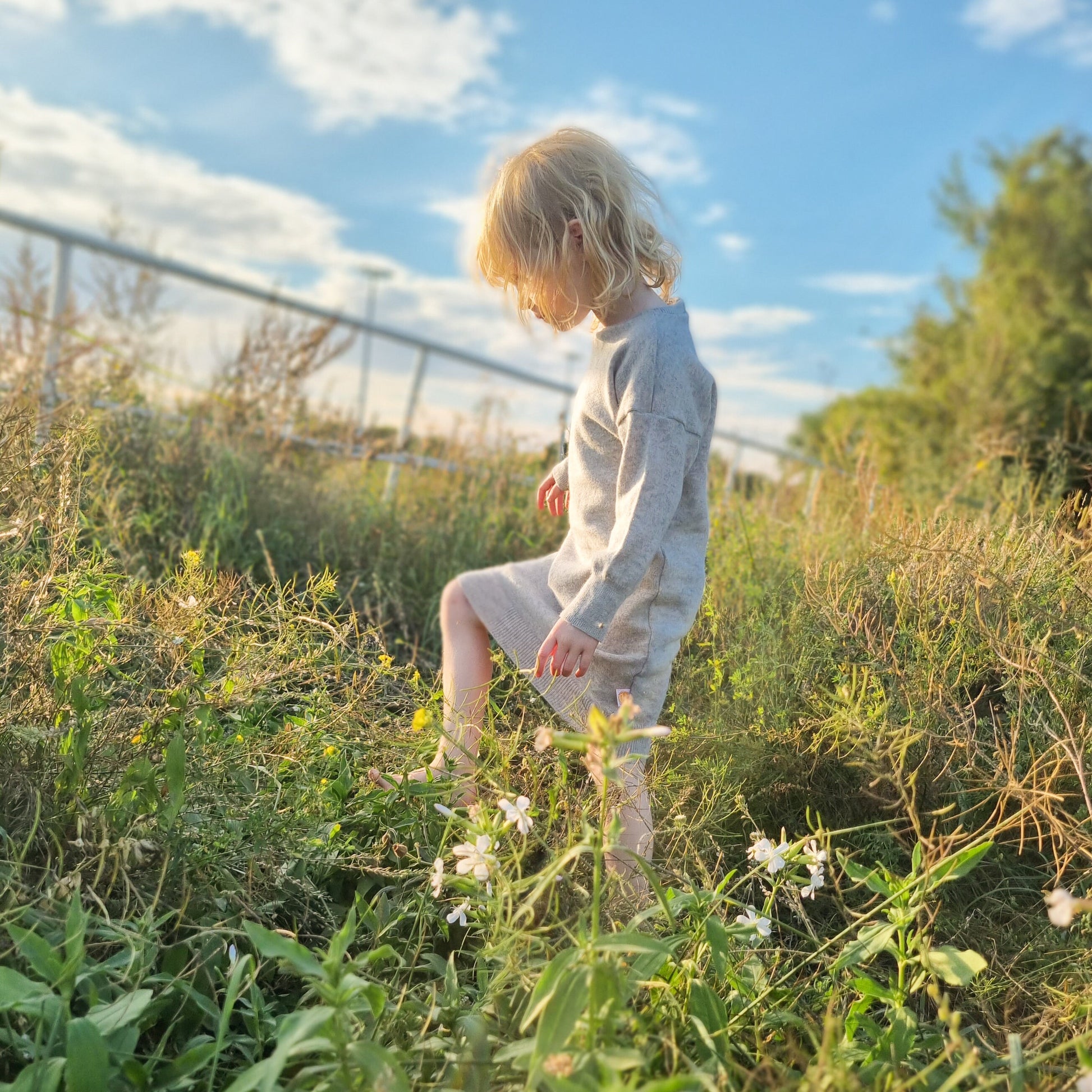 Langarmkleid Unisex für Babys und Kleinkinder aus Upcycling Wolle oder Kaschmir in der Farbe deiner Wahl