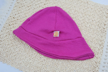 Sonnenhut Baby Kleinkind KU 42-45 mit Nackenschutz aus 100 % Upcycling Wolle in Pink