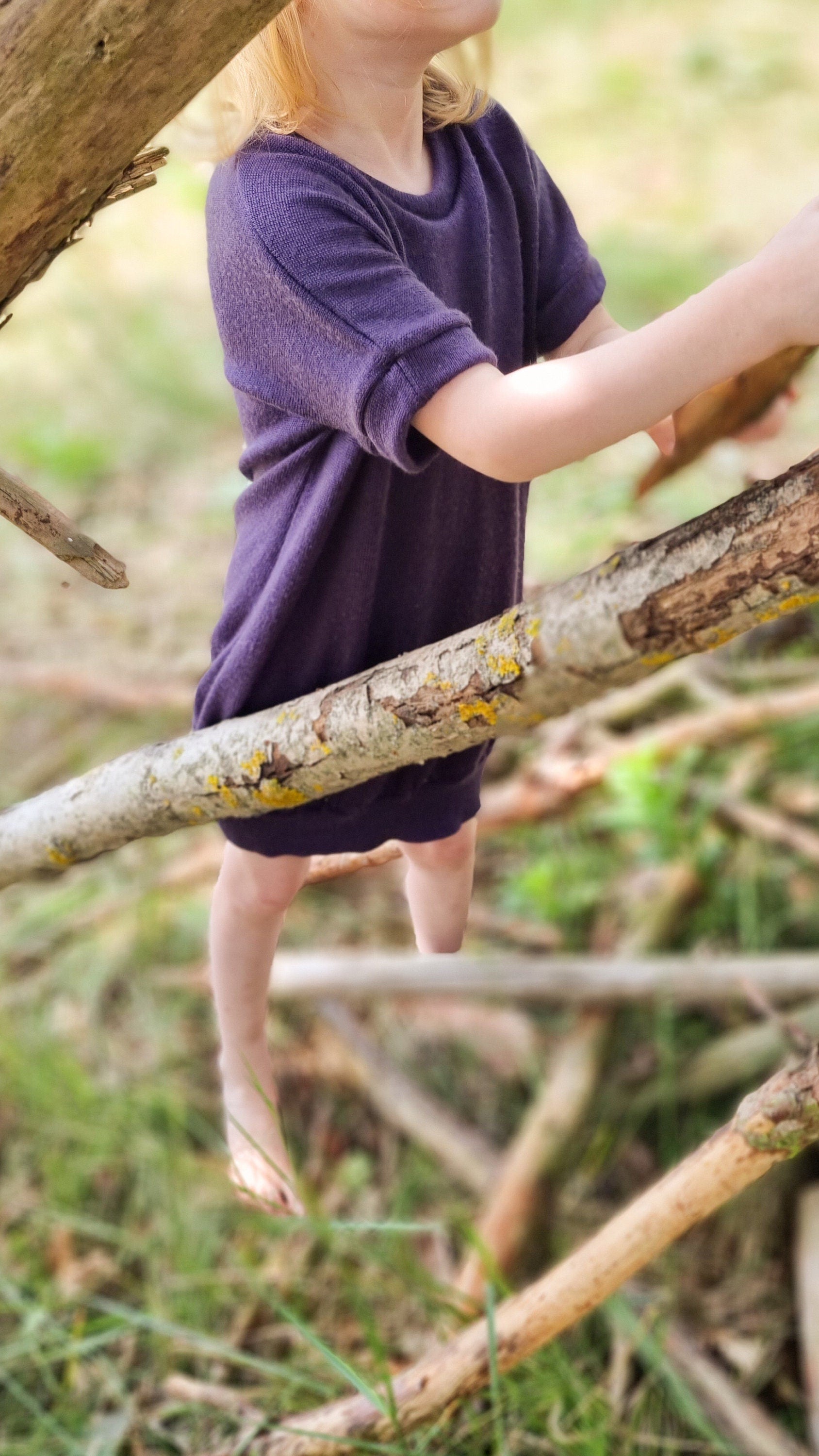 Unisex-Kleid Longshirt 86/92 aus 100% Upcycling Wolle in Cremeweiß