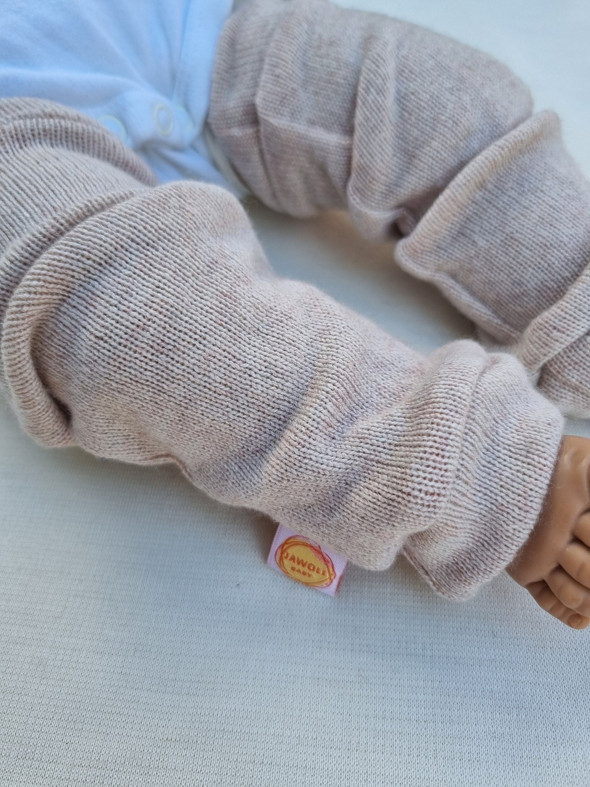 Stulpen für Babys und Kleinkinder aus Upcycling Seide und Kaschmir in Sand Beige