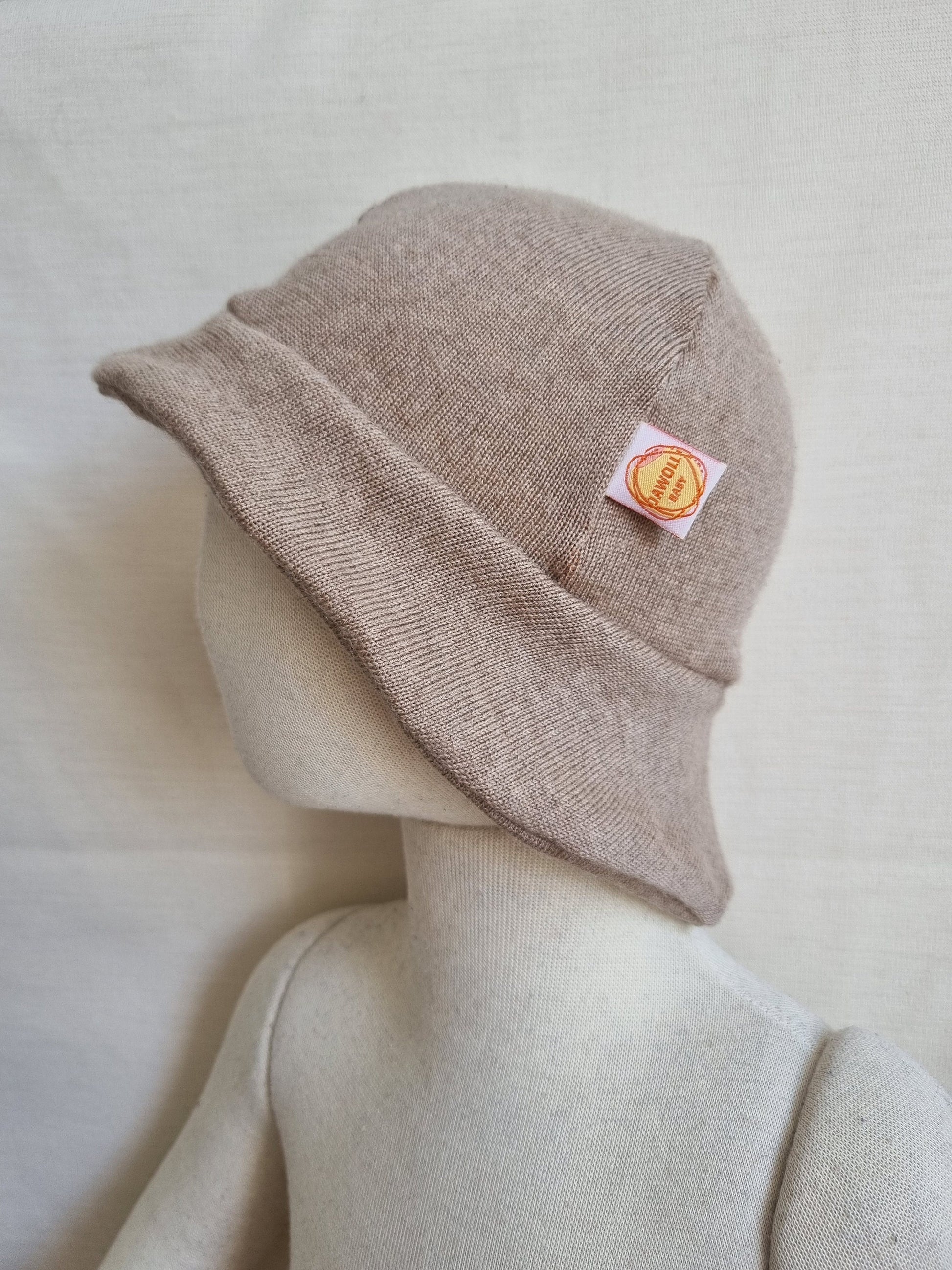 Sonnenhut Sommermütze mit Nackenschutz aus Upcycling Merinowolle Kopfumfang 46-49 / 50-54 cm in Sand Beige
