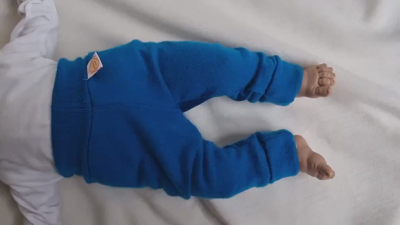 Mitwachs-Hose für Babys 50/56 aus 100% Upcycling Wolle in Azurblau