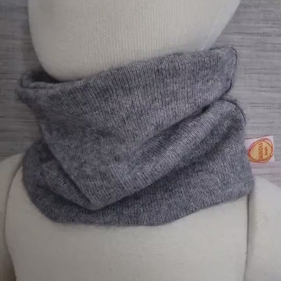 Loop für Babys und Kinder aus Upcycling Seide & Kaschmir in Grau