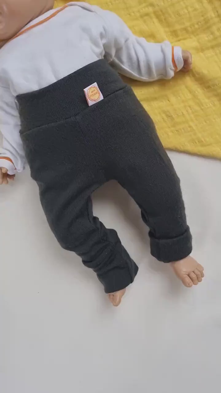 Mitwachs-Hose für Babys 50/56 aus Upcycling Wolle in Dunkelgrün