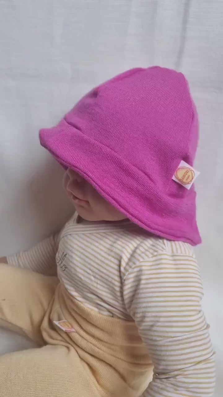 Sonnenhut Baby Kleinkind KU 42-45 mit Nackenschutz aus 100 % Upcycling Wolle in Pink