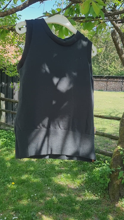 Oberteil Tanktop Pullunder Unterhemd 86/92 aus 100% Upcycling-Wolle in Dunkelgrün