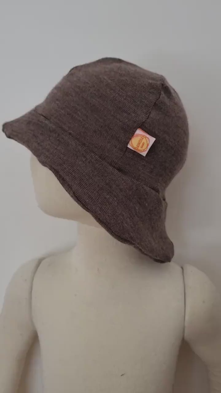 Sonnenhut Sommermütze Kleinkind KU 46-49/ 50-54 mit Nackenschutz aus 100 % Upcycling Wolle in Hellbraun