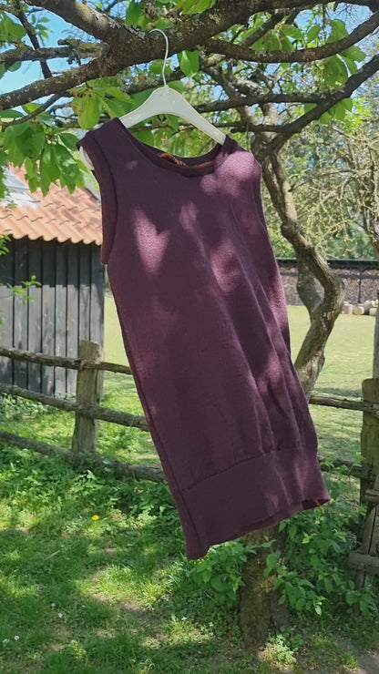 Oberteil Tanktop Pullunder Unterhemd 110/116 aus Upcycling Wolle in Pflaumenlila