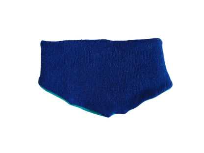 Dreieckstuch Schal mitwachsend wendbar für Babys aus Upcycling Kaschmir in Blau und Türkis