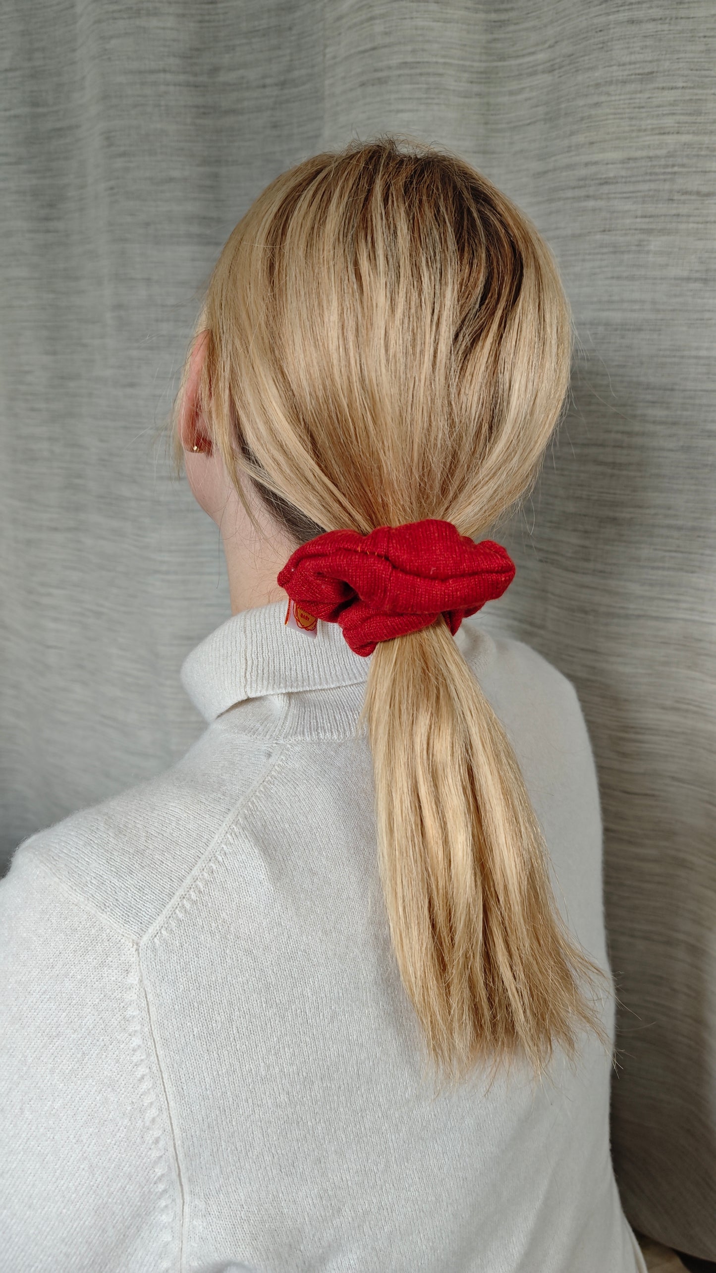 Scrunchie Haargummi aus Upcycling Kaschmir & Seide für Kinder und Erwachsene in Rostrot