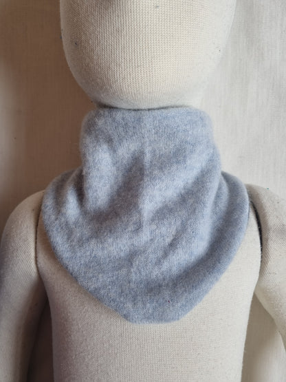 Scarf scarf growing with the child and reversible made of upcycled silk cashmere in rust brown and olive green