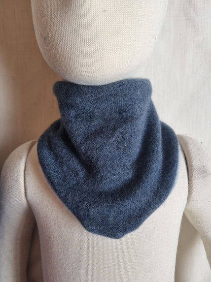 Scarf scarf growing with the child and reversible made of upcycled silk cashmere in rust brown and olive green