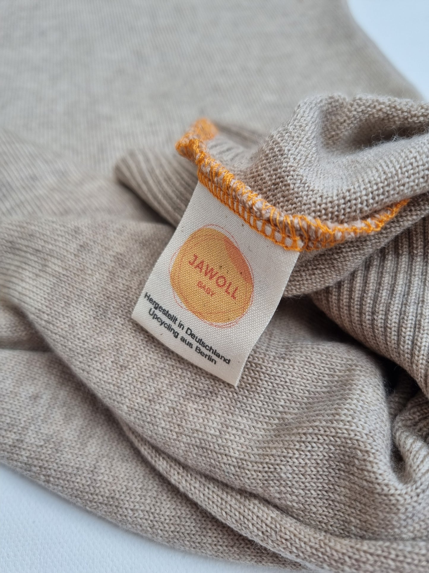 Unisex-Kleid Longshirt 110/116 aus 100% Upcycling Merinowolle in Beige
