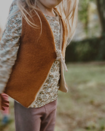 Wende-Weste für Kleinkinder aus Upcycling Kaschmir Merinowolle – mitwachsend von Größe 80 bis 116 in Beige und Grau