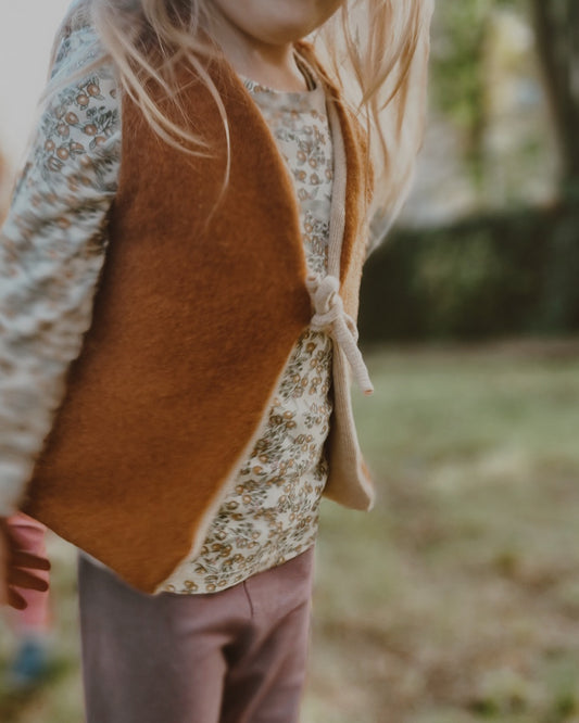 Wende-Weste für Kleinkinder aus Upcycling Kaschmir – mitwachsend von Größe 80 bis 116 in Braun und Beige