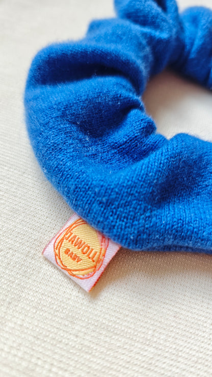 Scrunchie Haargummi aus Upcycling Kaschmir für Kinder und Erwachsene in Blau