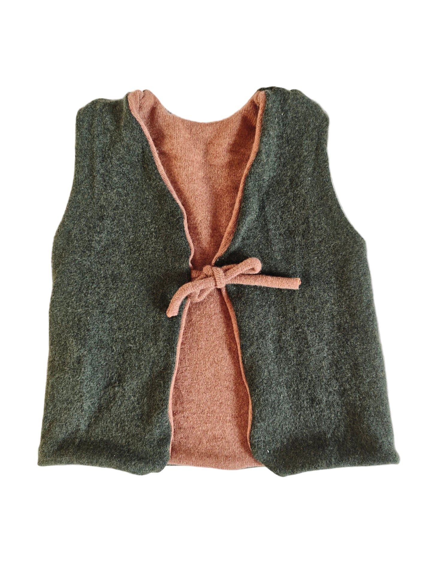 Wende-Weste für Kleinkinder aus Upcycling Wolle – mitwachsend von Größe 80 bis 116 in Dunkelgrün und Braun