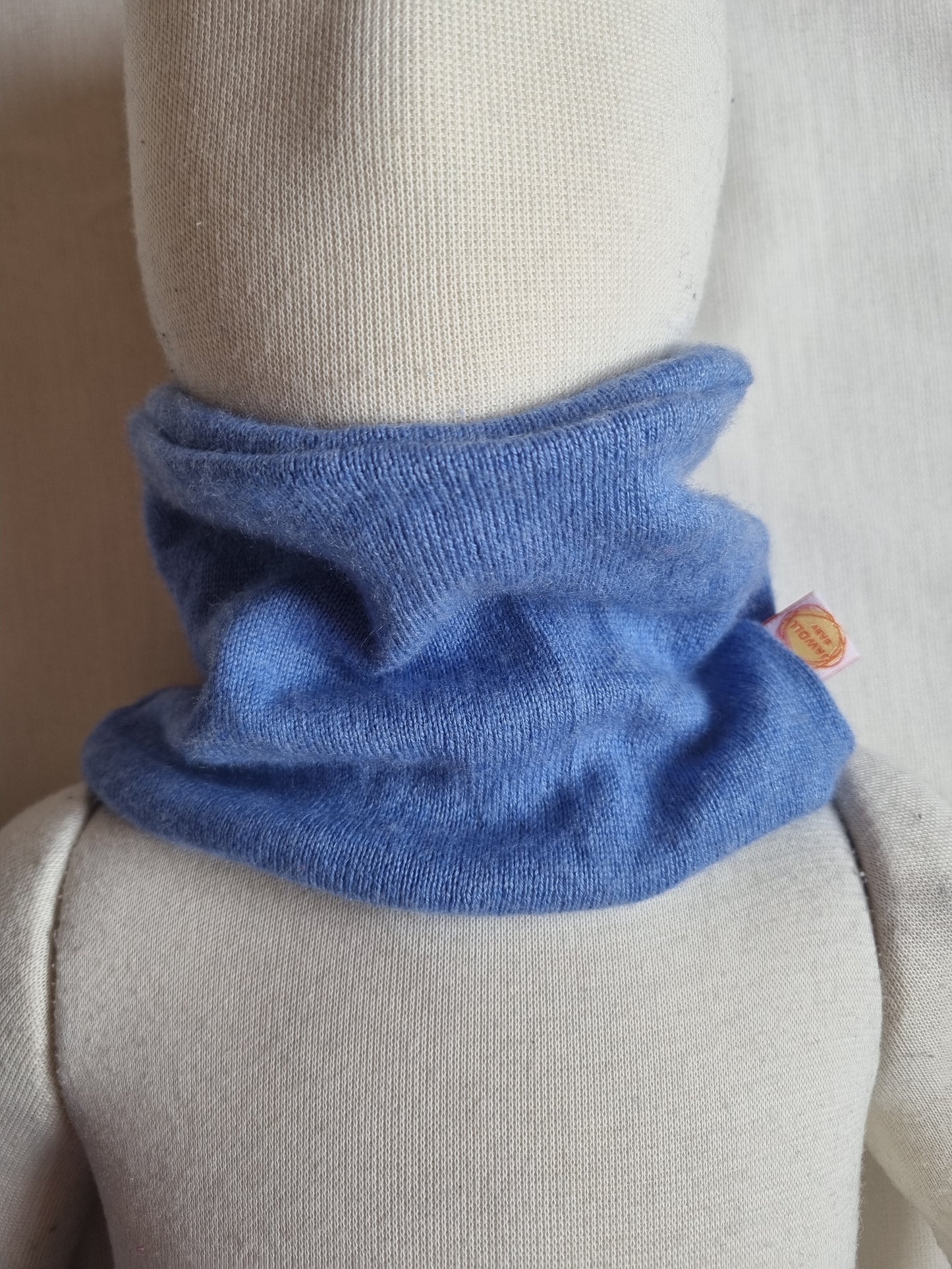 Loop für Kleinkinder aus Upcycling Seide & Kaschmir in Himmelblau