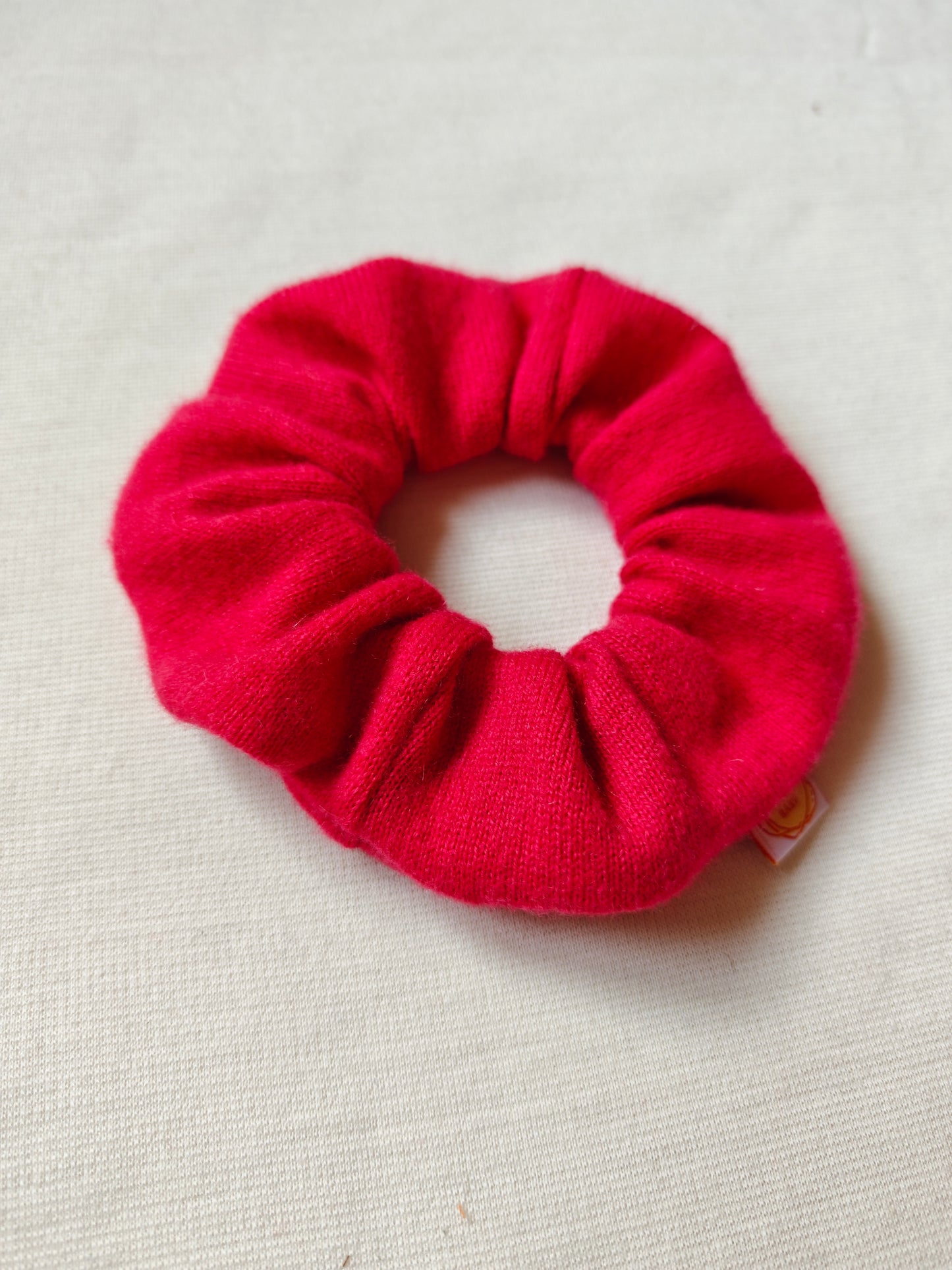 Scrunchie Haargummi aus Upcycling Kaschmir für Kinder und Erwachsene in Pink