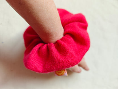 Scrunchie Haargummi aus Upcycling Kaschmir für Kinder und Erwachsene in Pink