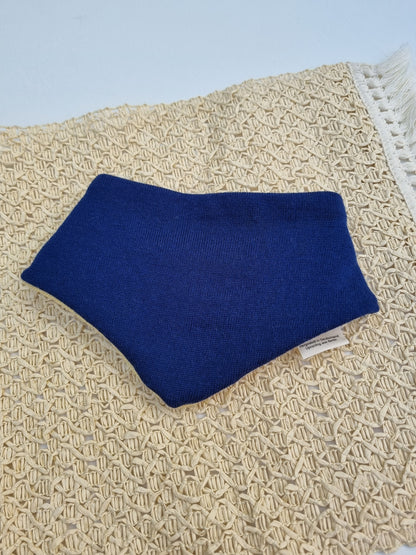 Triangular scarf for children, reversible and grows with the child, made from upcycled wool in blue and pastel yellow
