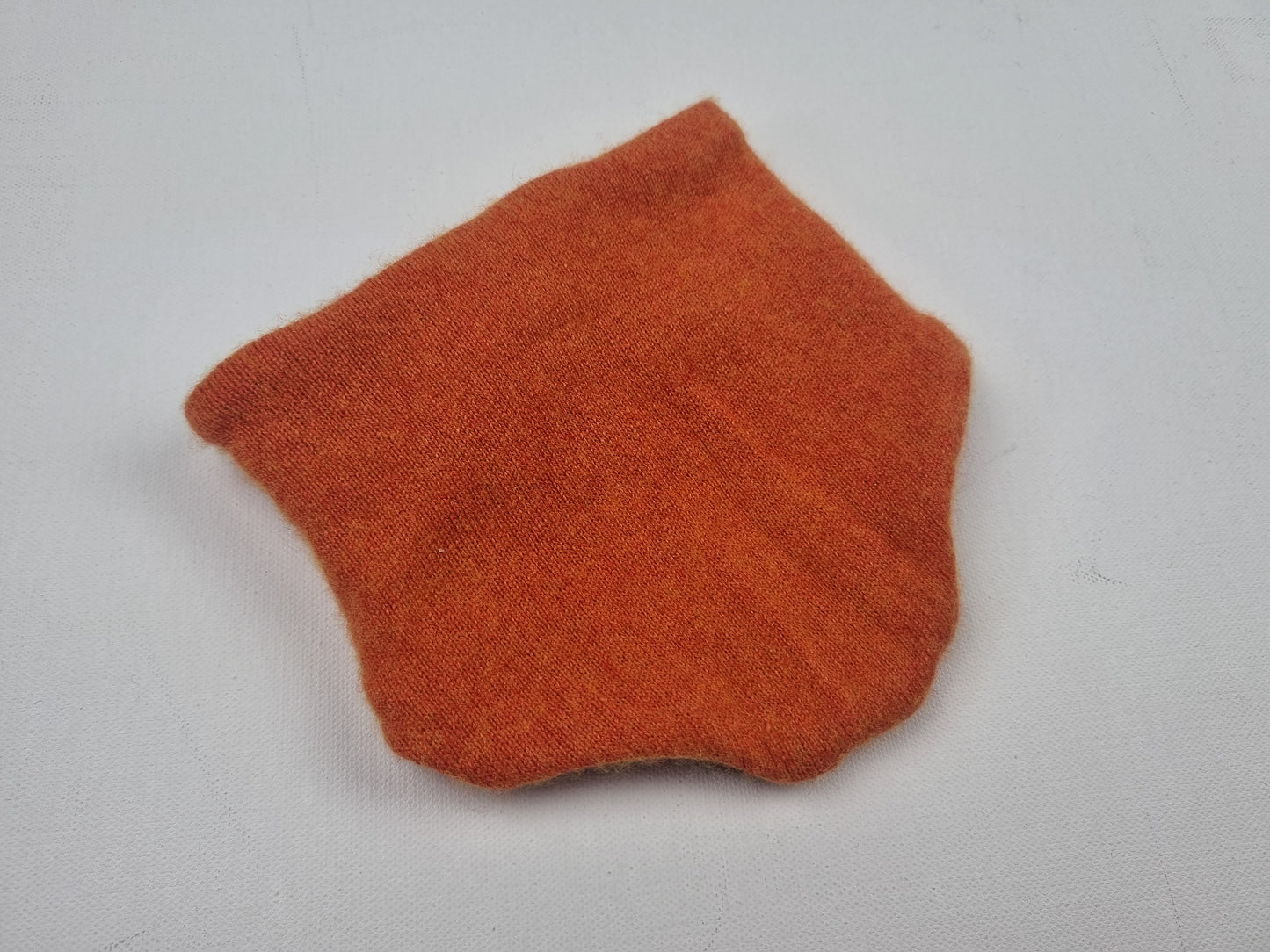 Dreieckstuch Schal mit Mini-Makel mitwachsend und wendbar für Kinder aus Upcycling Kaschmir, Wolle und Seide in Gestreift und Braun