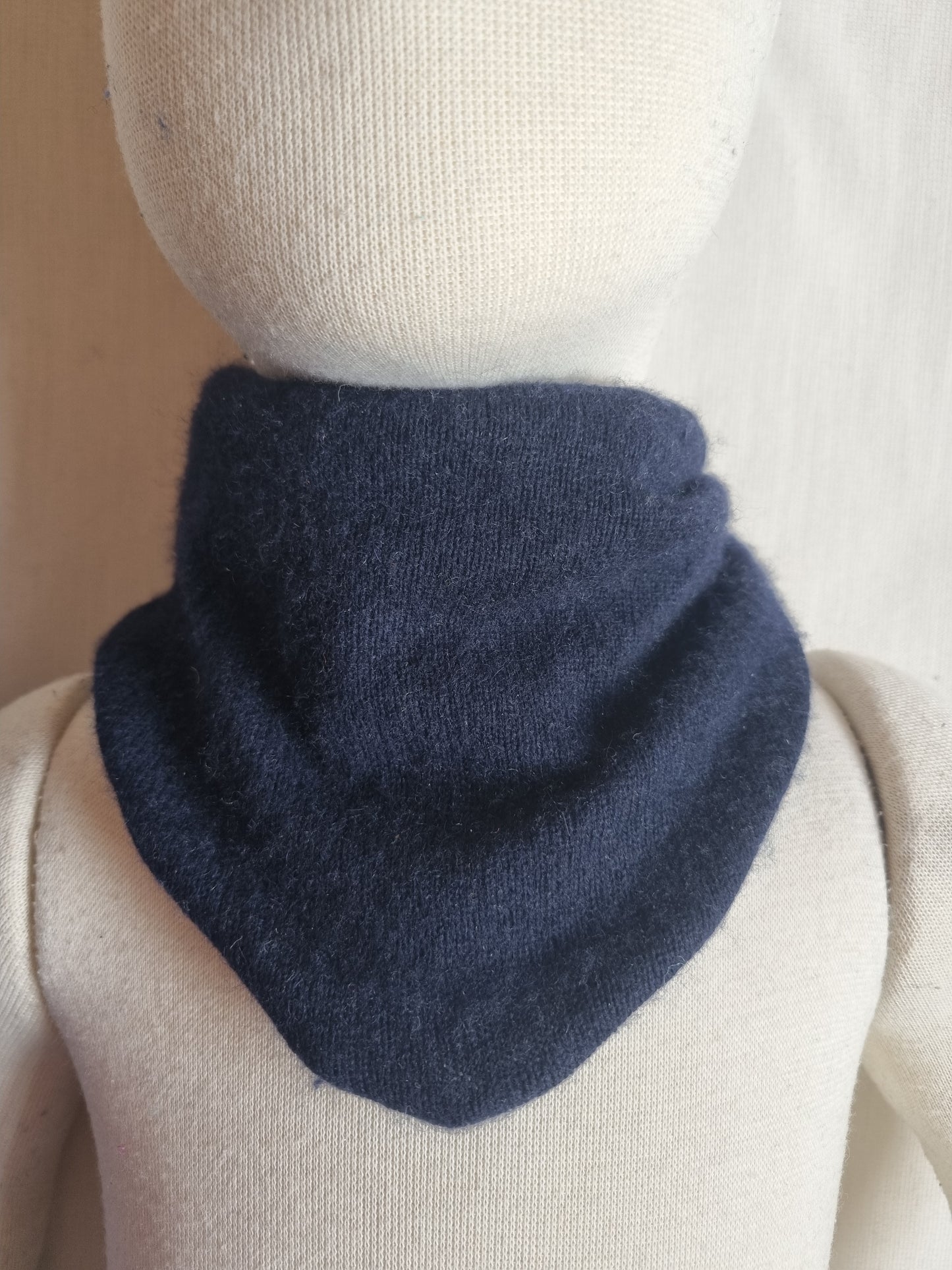 Scarf scarf growing with the child and reversible made of upcycled silk cashmere in rust brown and olive green