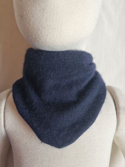 Scarf scarf growing with the child and reversible made of upcycled silk cashmere in rust brown and olive green