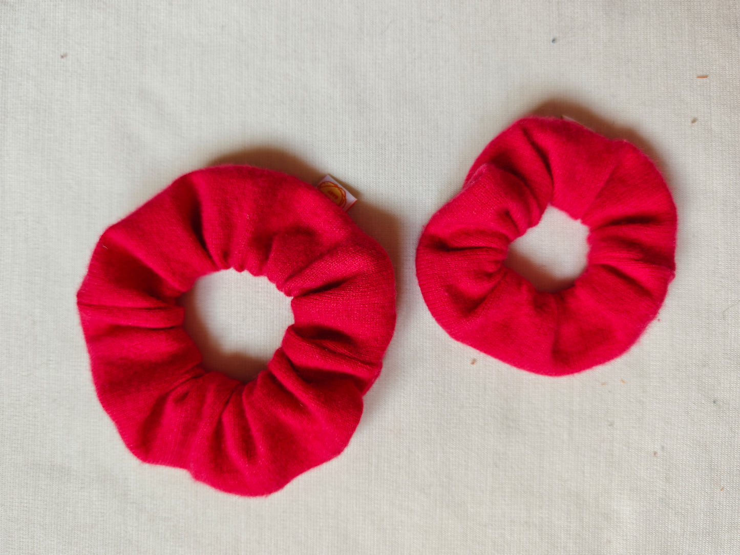 Scrunchie Haargummi aus Upcycling Kaschmir für Kinder und Erwachsene in Pink