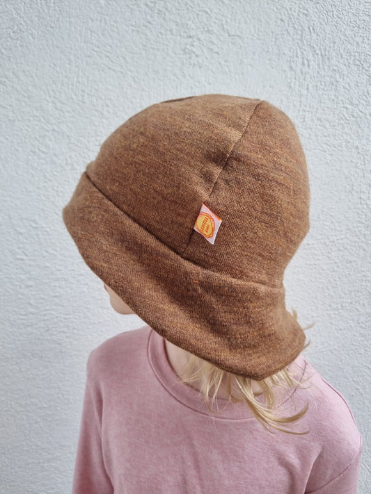 Sonnenhut Sommermütze Kleinkind KU 50-54 mit Nackenschutz aus Upcycling Merino-Wolle in Haselnussbraun