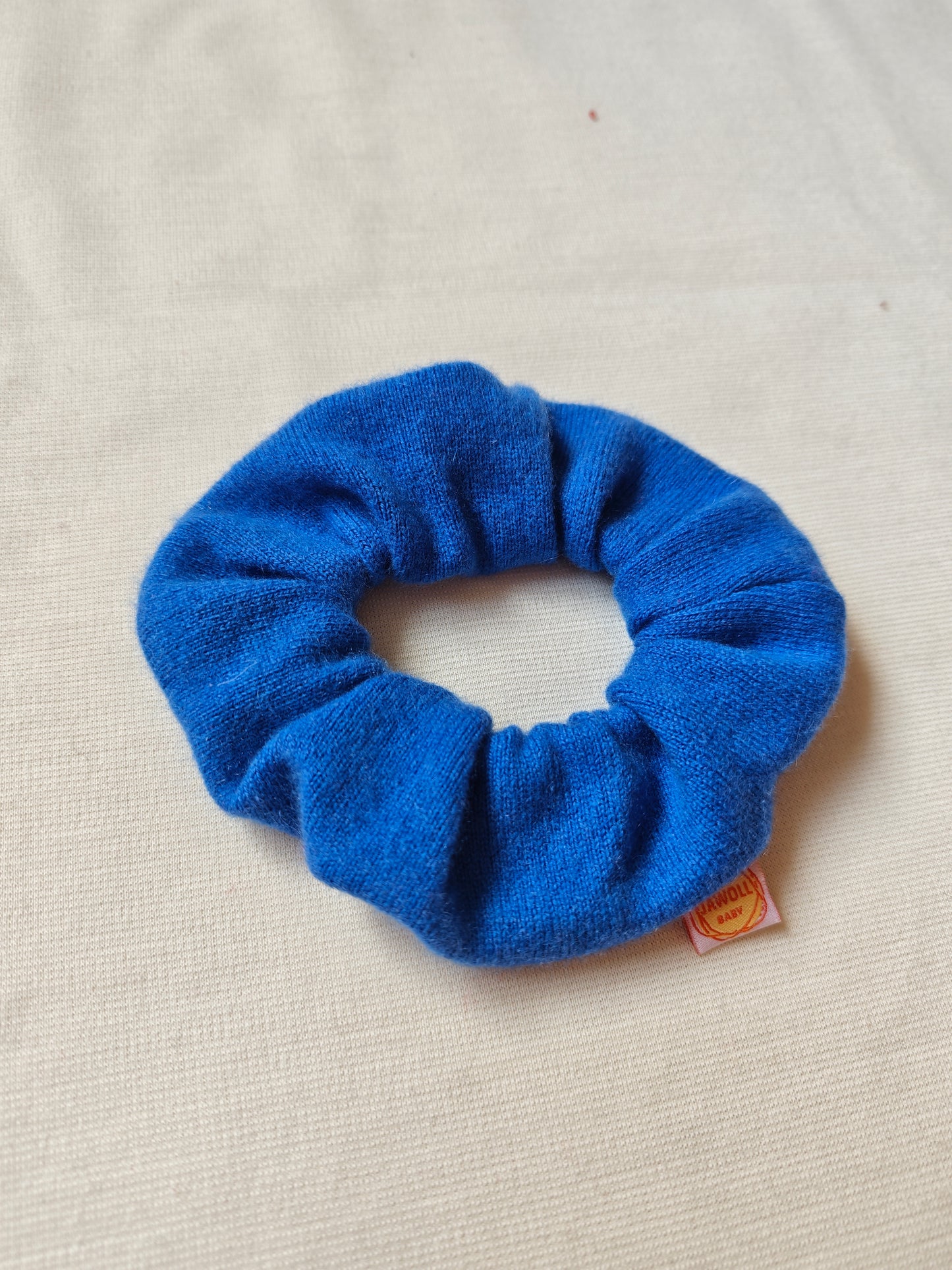 Scrunchie Haargummi aus Upcycling Kaschmir für Kinder und Erwachsene in Blau