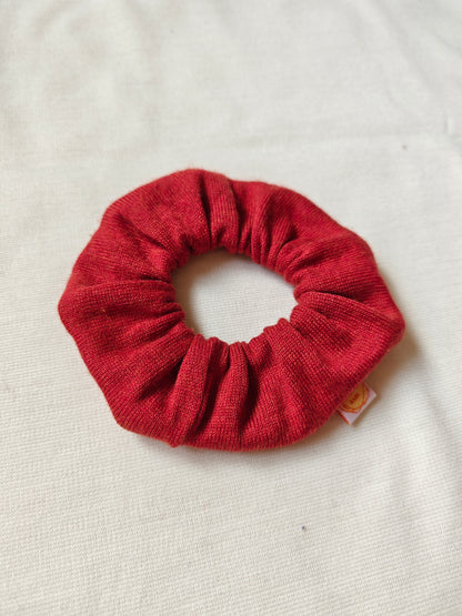 Scrunchie Haargummi aus Upcycling Kaschmir & Seide für Kinder und Erwachsene in Rostrot