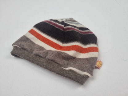 Beanie hat for toddlers KU 52-55 made of upcycled merino wool in pastel green and cream patterned