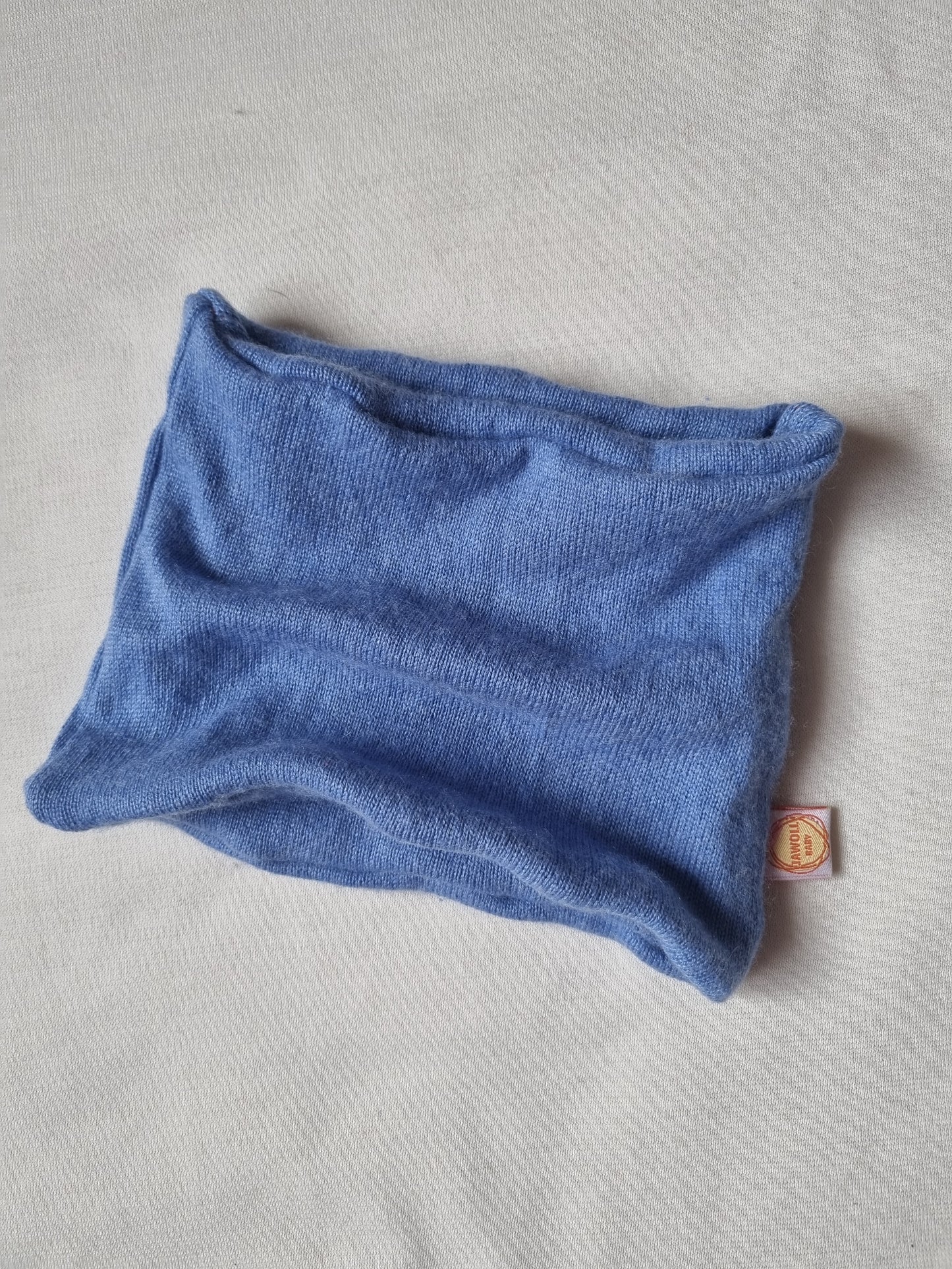 Loop für Kleinkinder aus Upcycling Seide & Kaschmir in Himmelblau