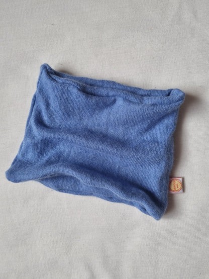 Loop für Kleinkinder aus Upcycling Seide & Kaschmir in Himmelblau