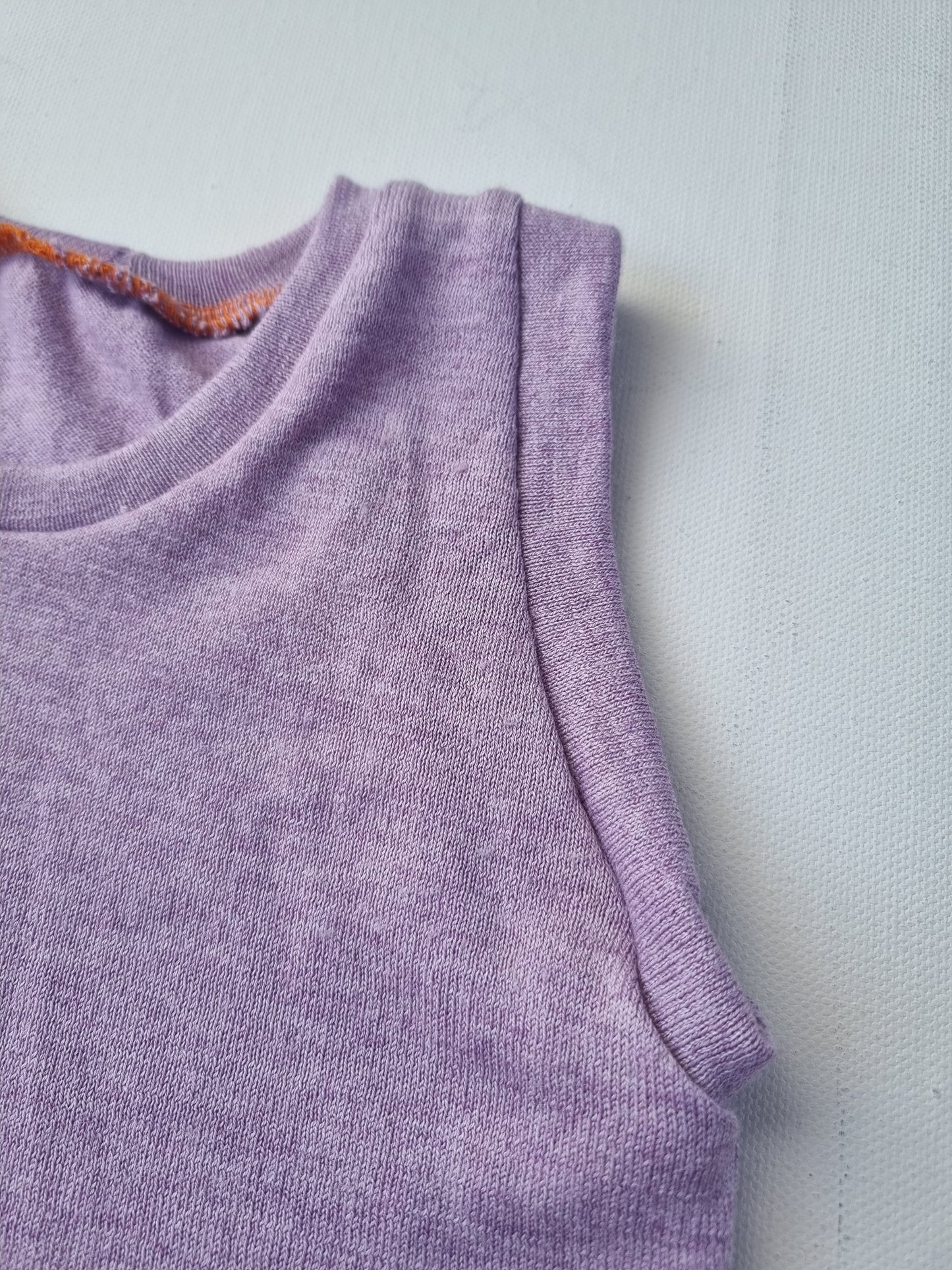 Oberteil Tanktop Pullunder Unterhemd 86/92 aus Upcycling-Seide-Mix in Pastell-Lila Flieder