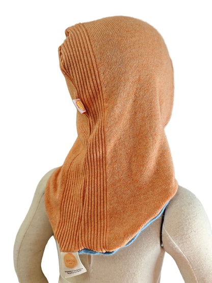 Wende-Schlupfmütze für Babys KU 43 - 48 aus Upcycling Seide & Kaschmir in Hellblau und Pfirsichorange