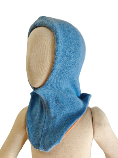 Wende-Schlupfmütze für Babys KU 43 - 48 aus Upcycling Seide & Kaschmir in Hellblau und Pfirsichorange