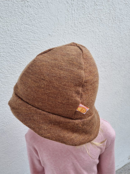 Sonnenhut Sommermütze Kleinkind KU 50-54 mit Nackenschutz aus Upcycling Merino-Wolle in Haselnussbraun